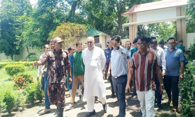 বেগম রোকেয়া বিশ্ববিদ্যালয় পরিদর্শন করলেন স্বরাষ্ট্রমন্ত্রী