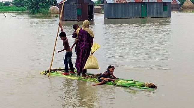 বন্যায় মৃতের সংখ্যা বেড়ে ১৮, পরিস্থিতি উন্নতির আভাস