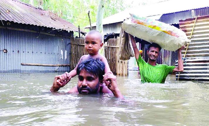 বন্যায় মৃতের সংখ্যা বেড়ে ৬৭