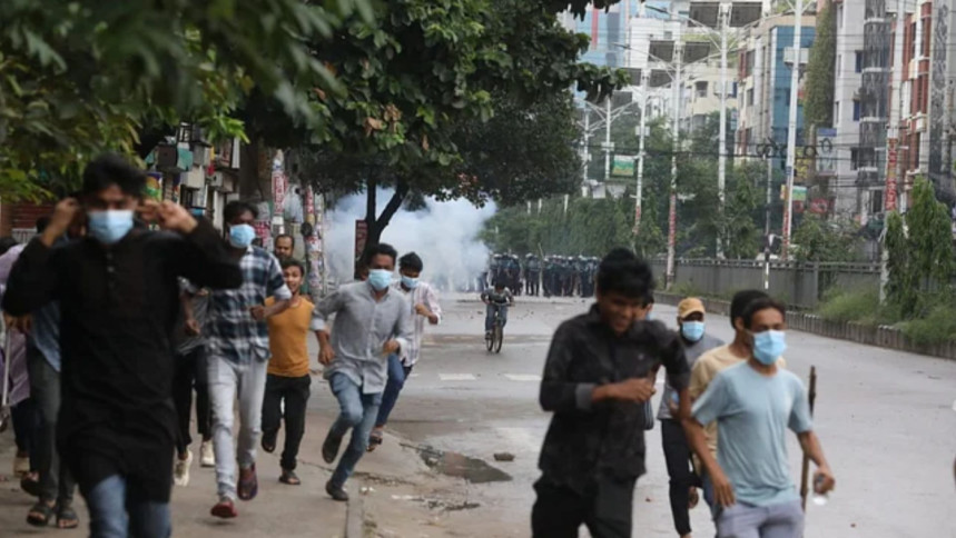 রাজধানীর উত্তরা ও খুলনায় ধাওয়া-পাল্টা ধাওয়া, গুলিবিদ্ধ ১২