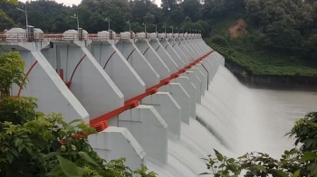 আবারও খুলে দেওয়া হলো কাপ্তাই বাঁধের ১৬ জলকপাট