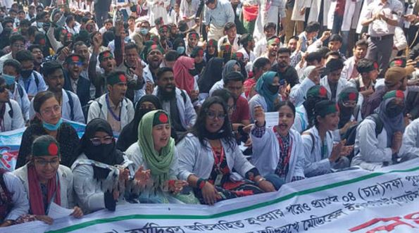 MATS students stage protest in Shahbagh, demand action on key issues