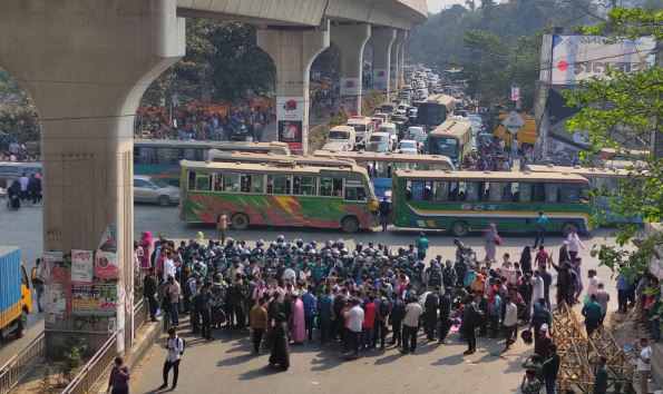 Injured protesters block Shahbagh, demand compensation and rehabilitation for July Uprising victims