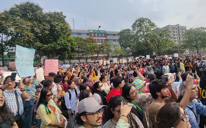 Moitree Jatra begins with national anthem