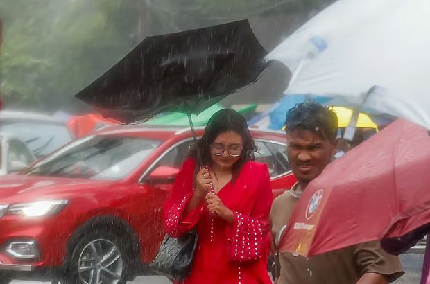 Rain likely throughout the day as depression nears Dhaka