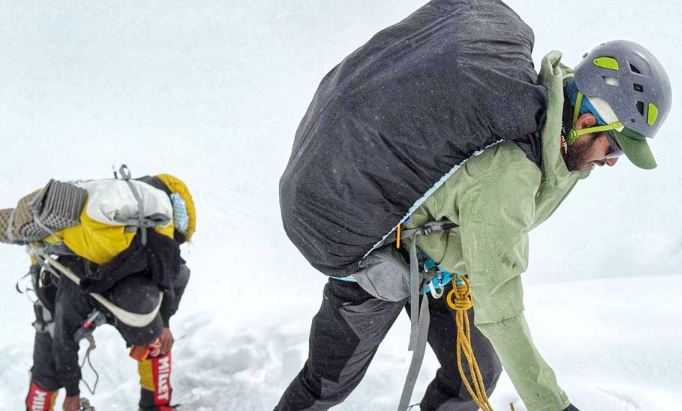 Babar summits Manaslu without oxygen, Tanvir scales 8,000er on first attempt