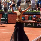 Naomi Osaka turns heads with Eiffel Tower-inspired outfit at French Open