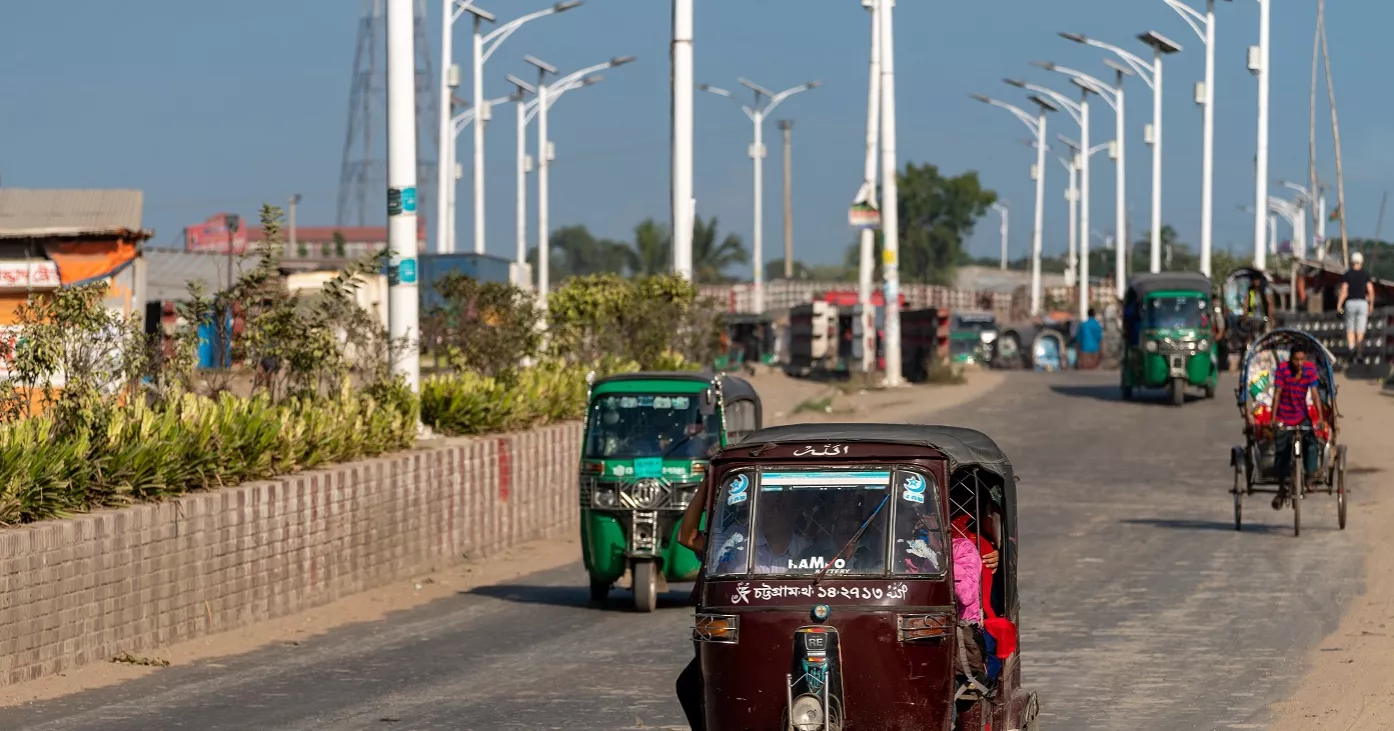 Dhaka’s air persist in ‘unhealthy for sensitive groups’ zone