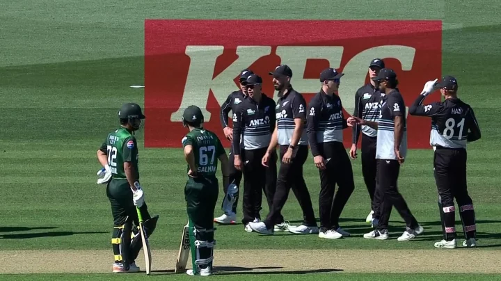 Pakistan struggles in T20 opener as New Zealand cruises to easy win