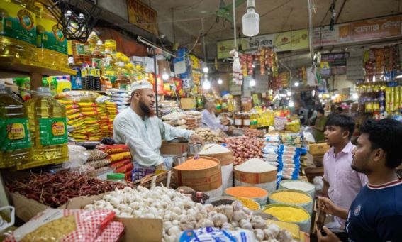 Onion, oil get costlier as potato prices fall in a week