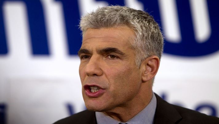 Opposition leader Yair Lapid calls for mass protests against Netanyahu