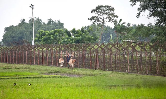 BSF detains 2 Bangladeshis, 2 Indians held in protest