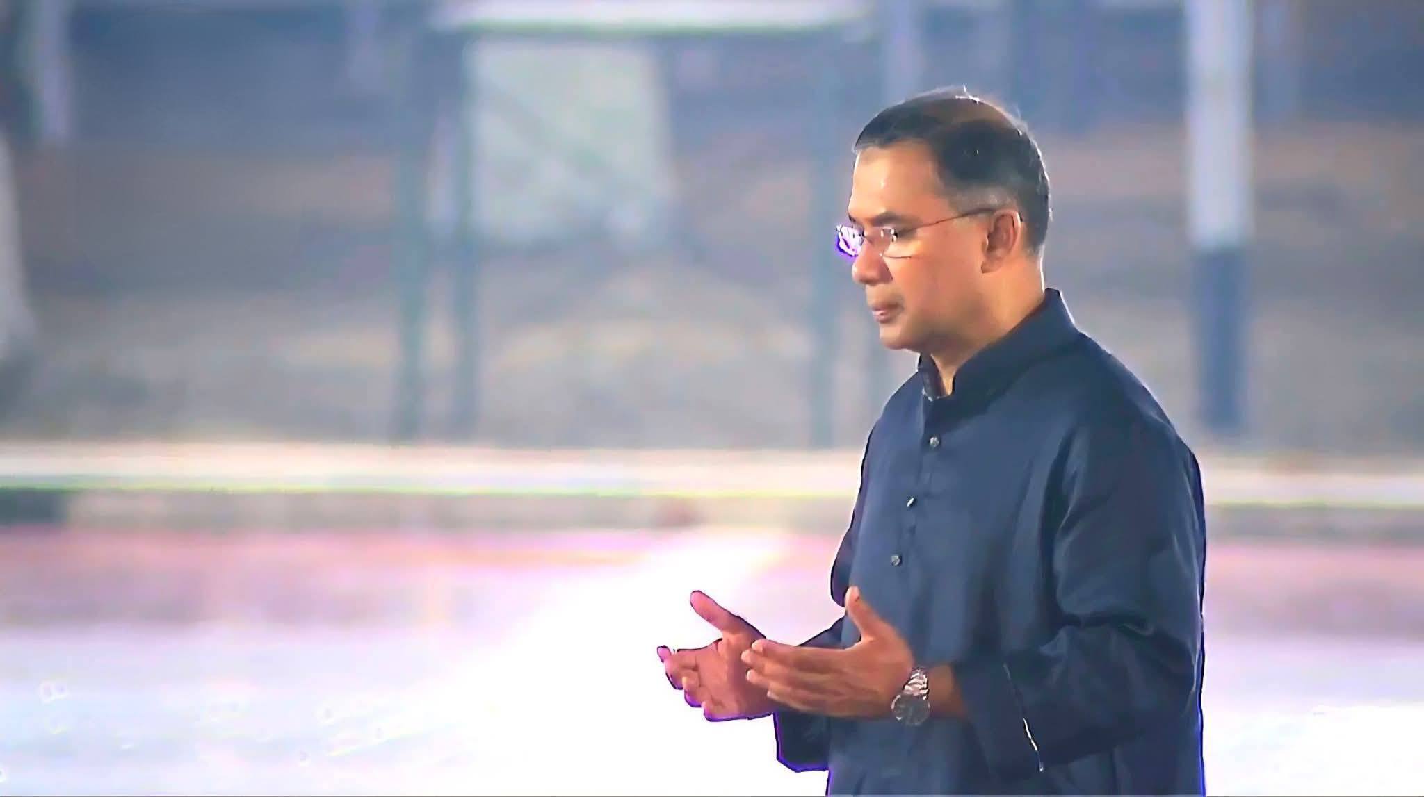 PM offers doa for language heroes at Shaheed Minar for first time in history