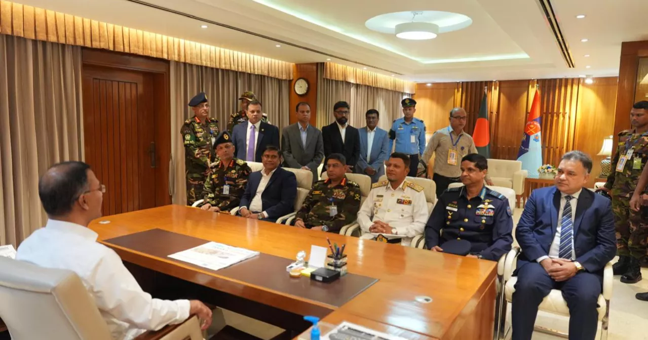 PM visits Armed Forces Division office for first time