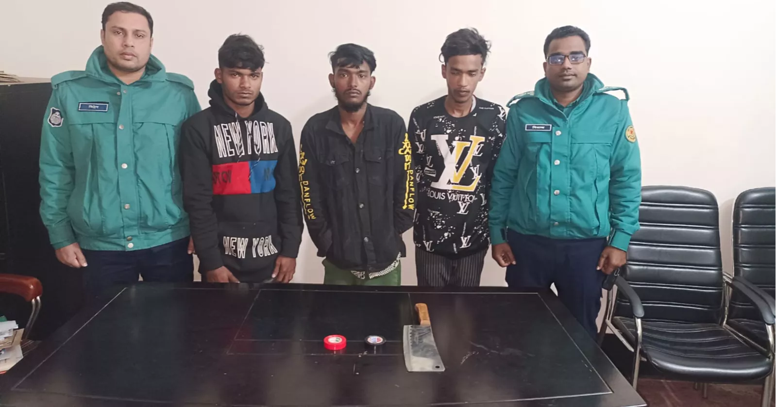 3 members of a robbery gang arrested in Dhaka