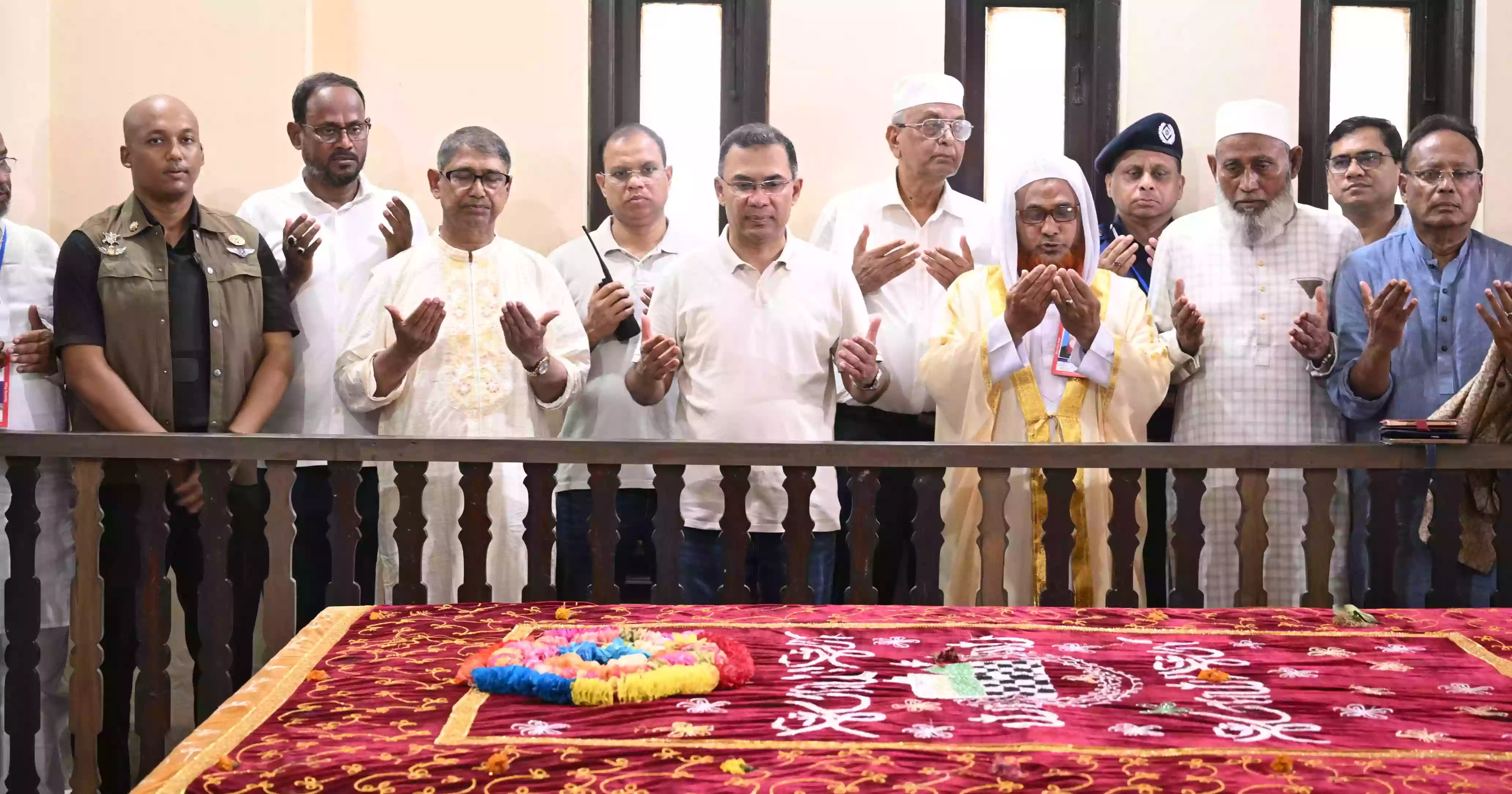 PM offers Fateha at Maulana Bhasani’s grave in Tangail