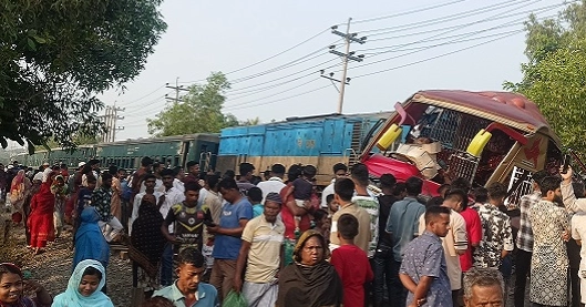 12 killed as train hits bus in Cumilla