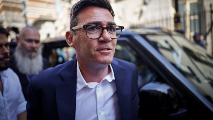 Burnham set to lead Britain after Starmer steps down