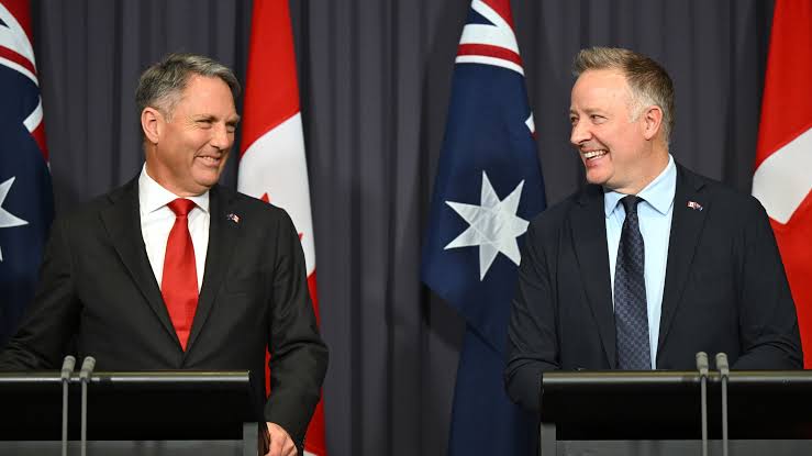 Australia, Canada sign record defense deal for Arctic radar network