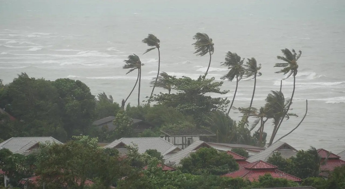 Low pressure forms over Bay of Bengal, likely to intensify