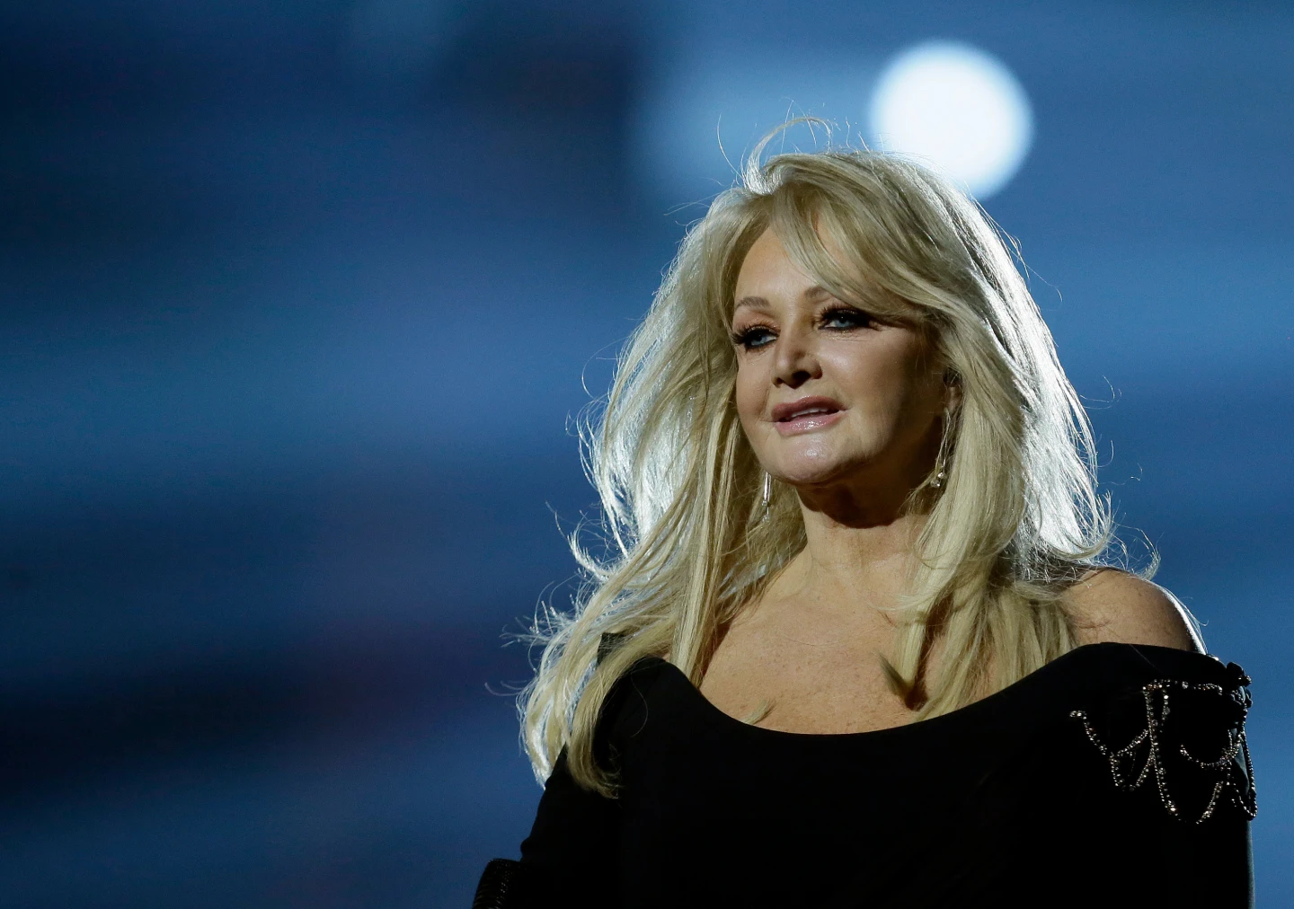 Bonnie Tyler, who topped the charts with epic ‘Total Eclipse of the Heart,’ has died at 75