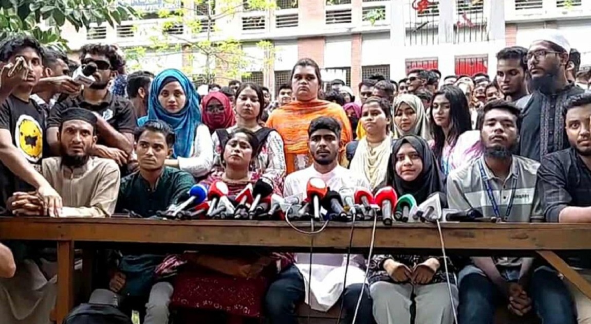 Students threaten long march if Dhaka Central University ordinance not issued