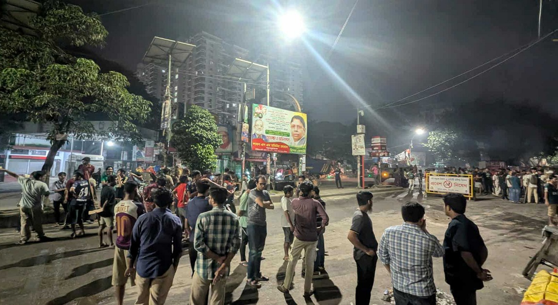 Clashes erupt between Dhaka University and Dhaka College students at midnight