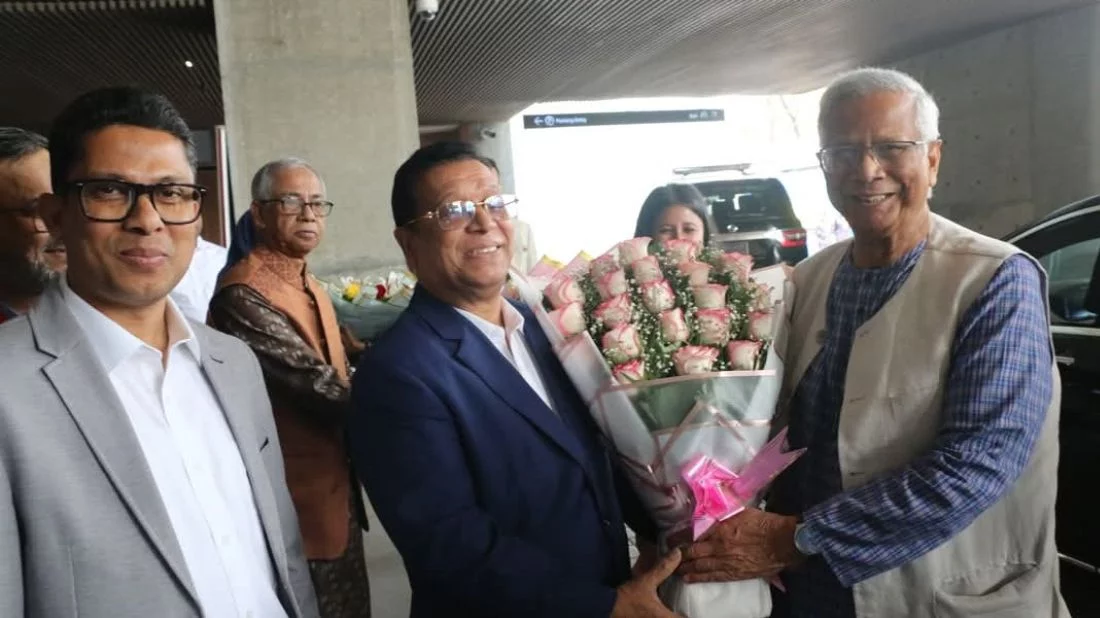 Muhammad Yunus returns to Yunus Centre after 18 months