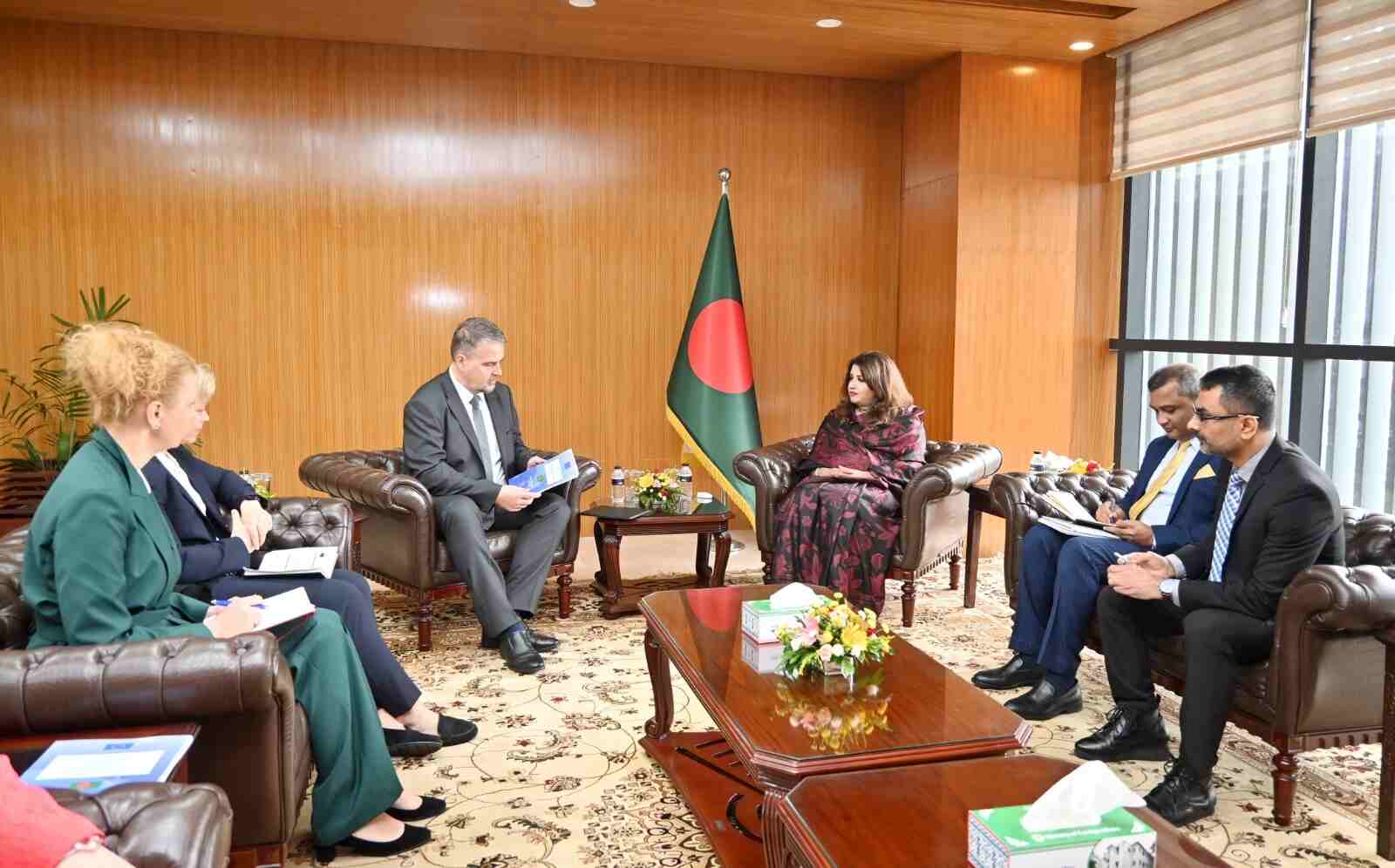 EU observers submit final report on Feb 12 polls