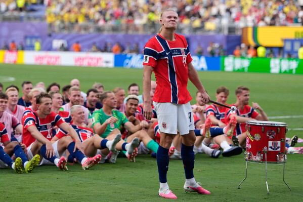 Haaland leads Norway into first-ever World Cup quarter-finals