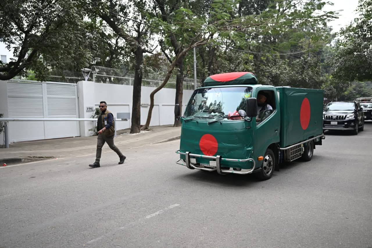 Khaleda Zia’s coffin reaches Manik Mia Avenue for funeral prayers