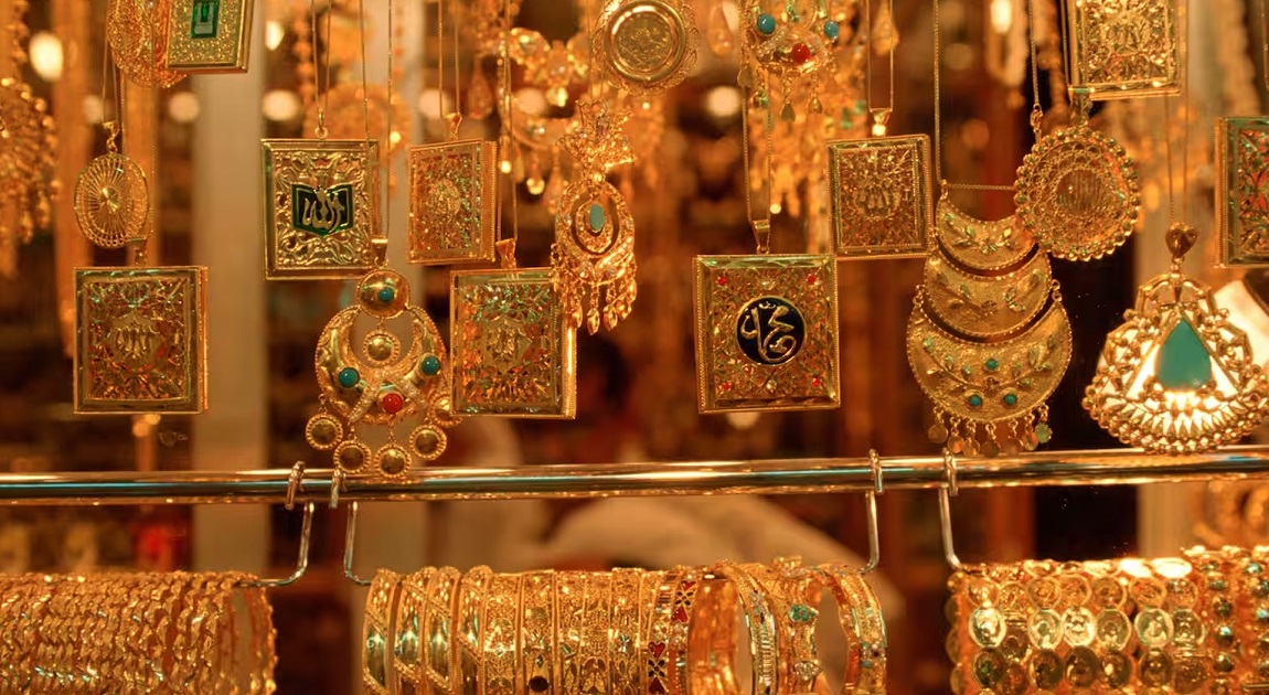 Gold price crosses Tk 200,000 per bhori for the first time in history