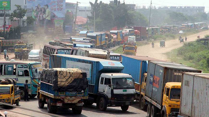 Strange traffic jam on Dhaka-Chittagong highway as drivers fall asleep, creating 5km blockage