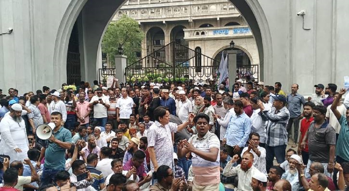 Ishraq supporters continue protest for fourth consecutive day