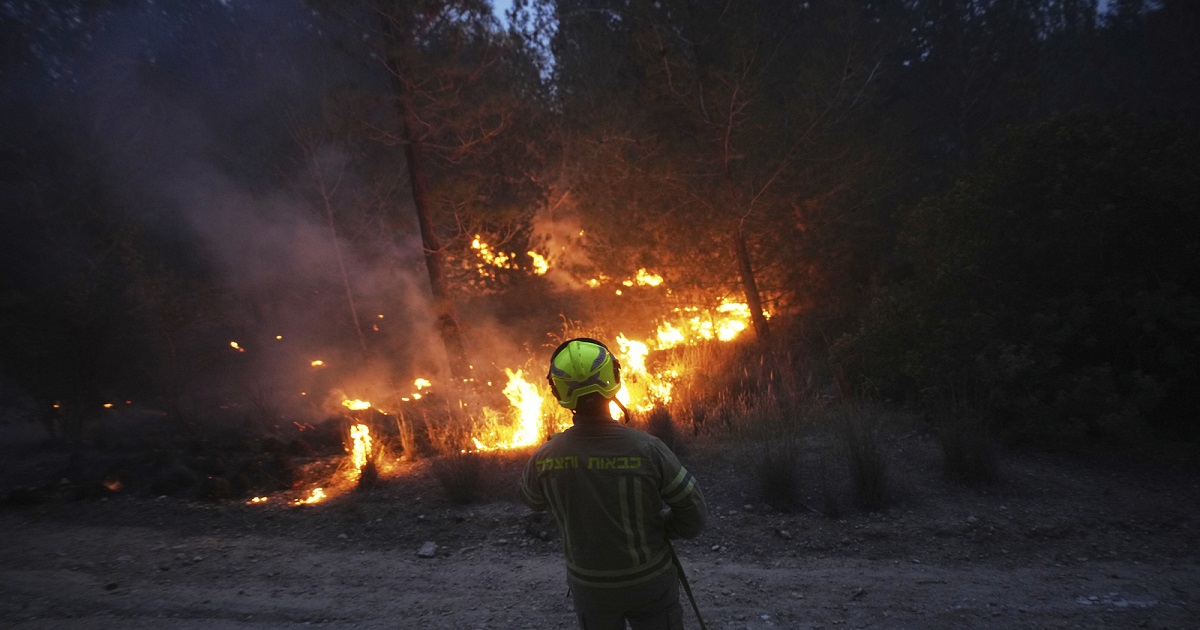 Wildfires in Israel spark evacuations amid national emergency