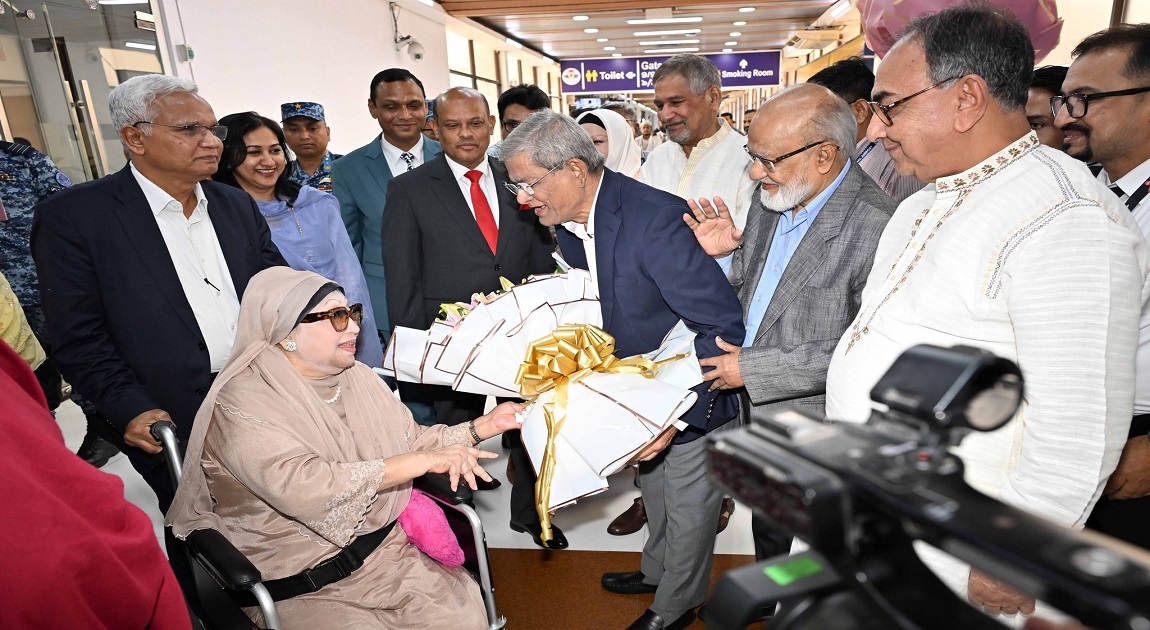 Khaleda Zia returns Gulshan residence with cheers of warm welcome