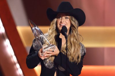 Lainey Wilson wins entertainer of the year at 2025 CMA Awards