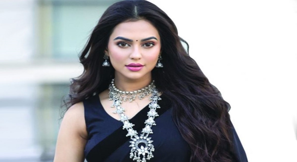 Actress Nusrat Faria detained at Dhaka airport