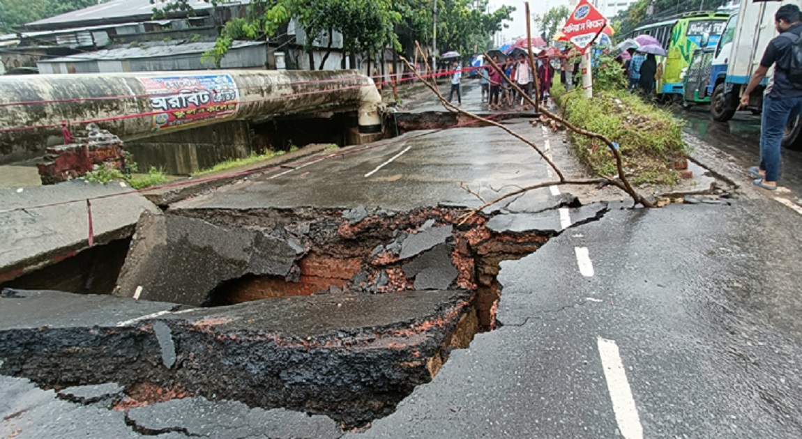 Bridge collapse at Oxygen intersection halts traffic in Chattogram