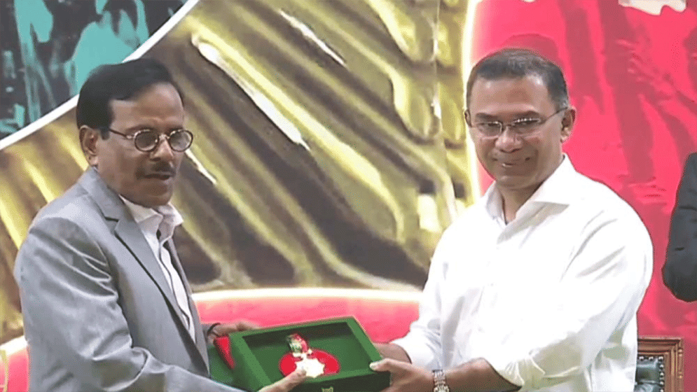 PM confers ‍‍`Independence Award‍‍` on 15 individuals, five institutions