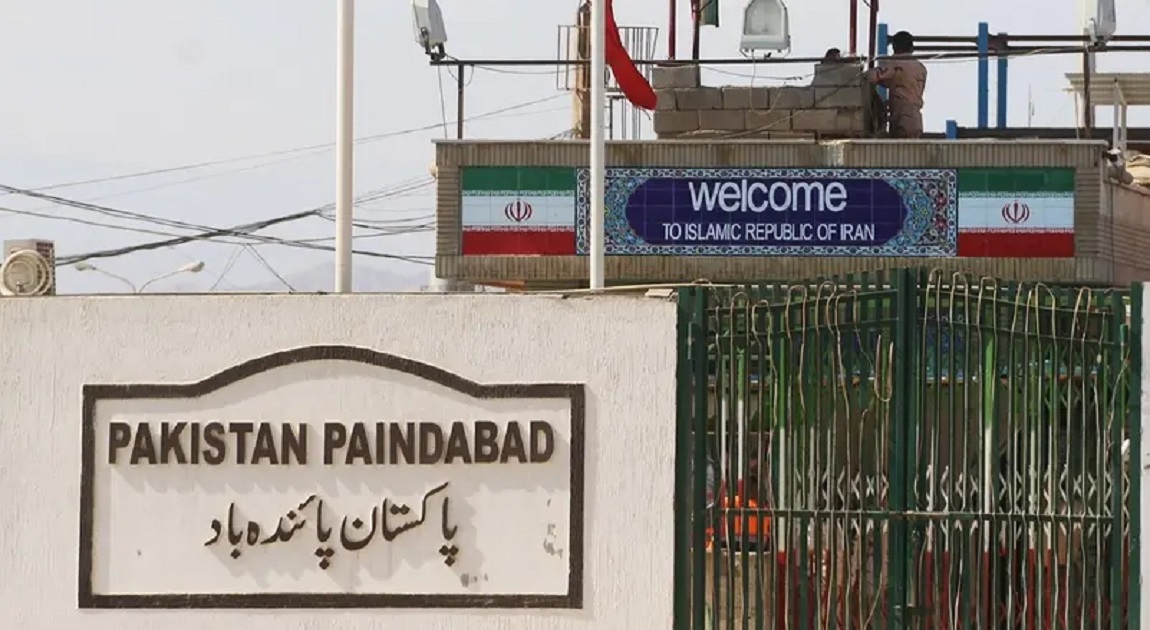 Pakistan temporarily closes border with Iran amid regional tensions