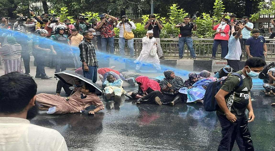 Police use water cannons, sound grenades to disperse protesters