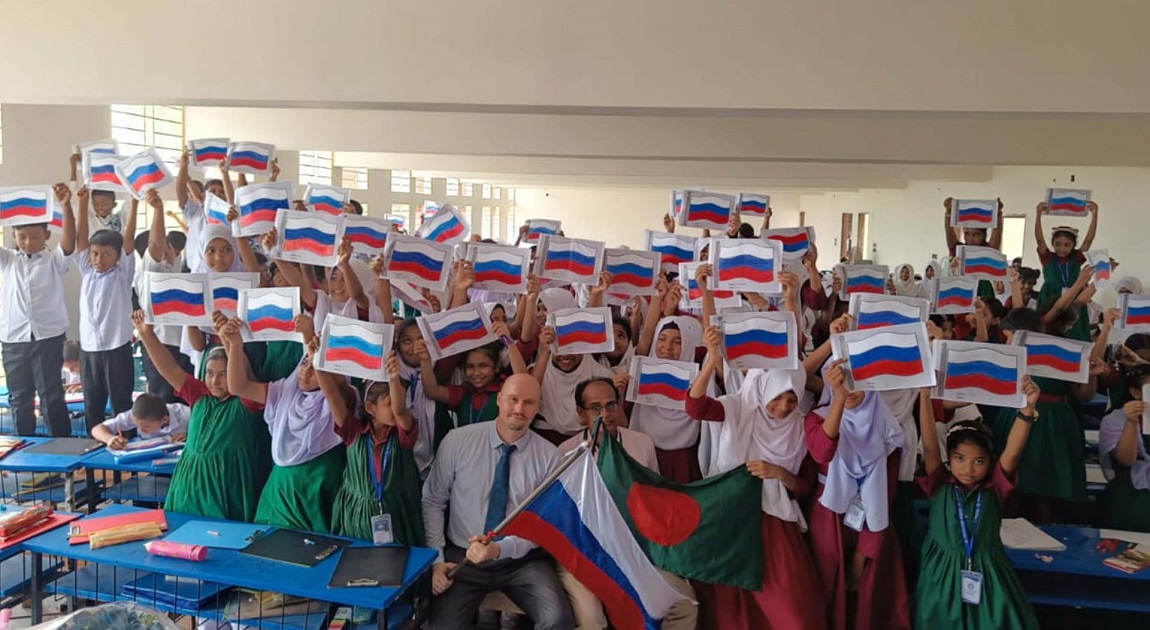 Russian National Flag Day celebrated with Gala Concert