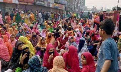 Garment workers shut down Dhaka-Mymensingh highway over unpaid wages