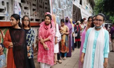 Voting underway amid festive atmosphere