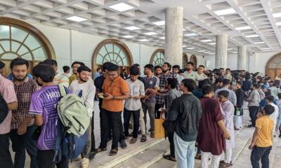 Voting underway amid festive atmosphere