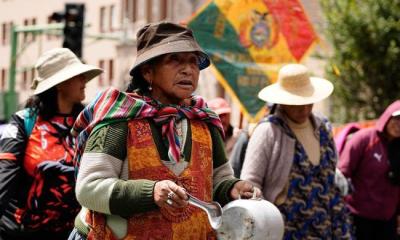 Bolivia farmers protest diesel price hike despite government concession