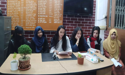 DU female students to starve demanding full residential university