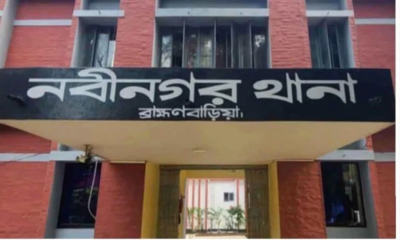 2 cops suspended over bribery charges