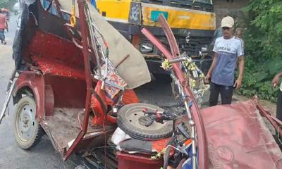 3 killed as truck hits auto-rickshaw with detached wheel